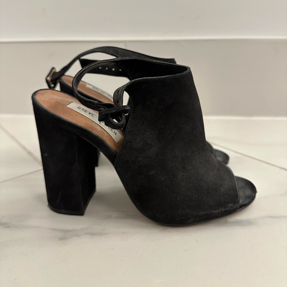 STEVE MADDEN OPEN TOE BLOCK HEEL IN BLACK SUEDE - size 7 - Picture 2 of 5